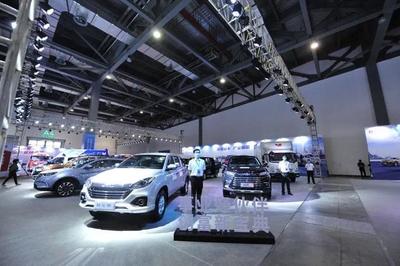 江鈴多款熱銷車型亮相省產(chǎn)汽車展示洽談會(huì)，引領(lǐng)區(qū)域汽車消費(fèi)新熱潮